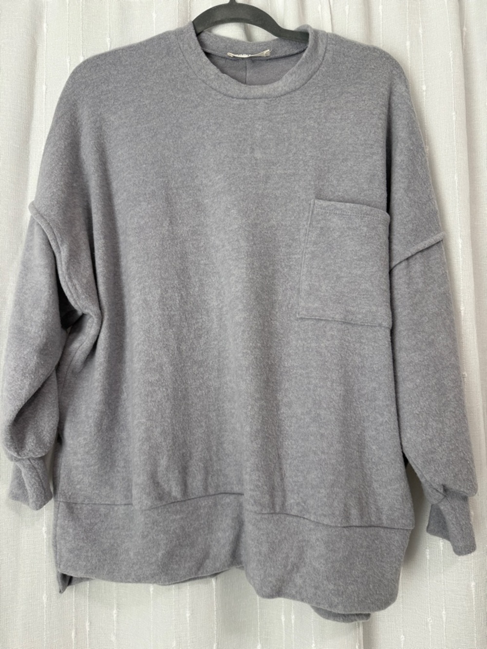 Zenana Outfitters Gray Crewneck Pocket Sweater